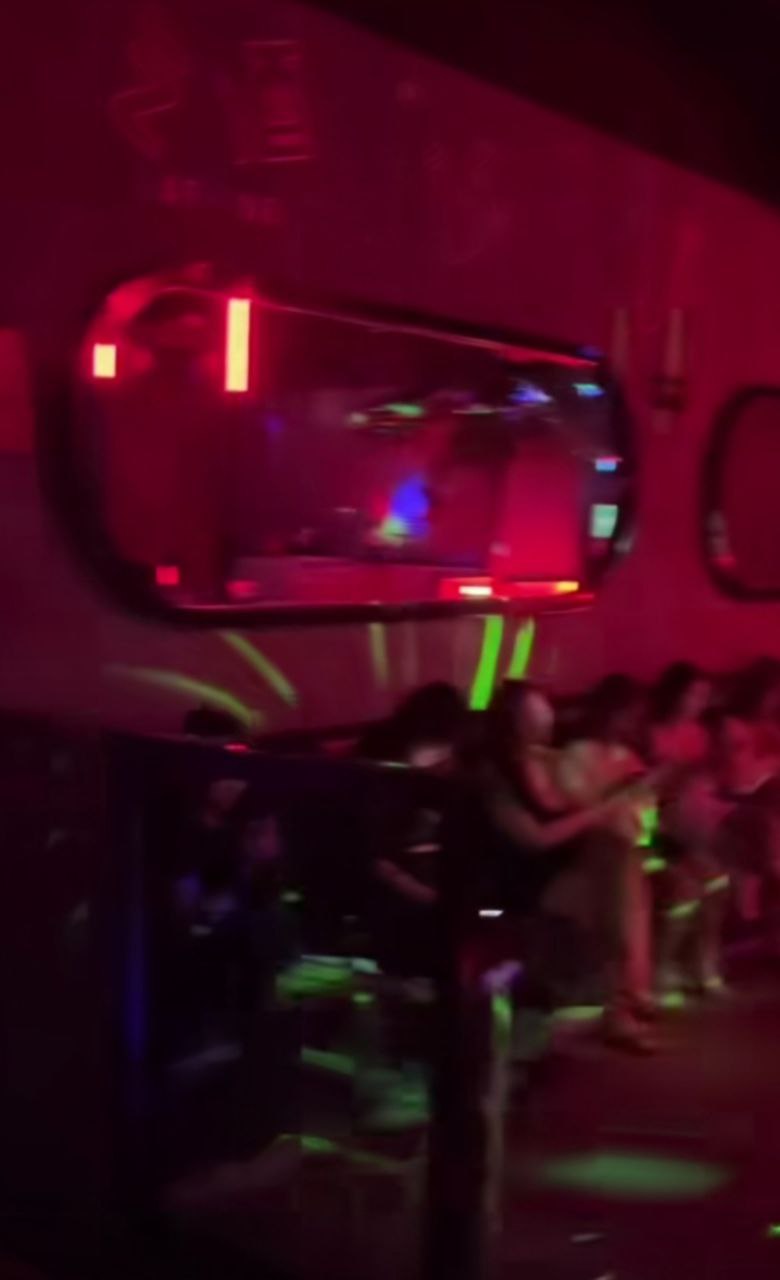 书院路万达广场4楼那香海小酒馆